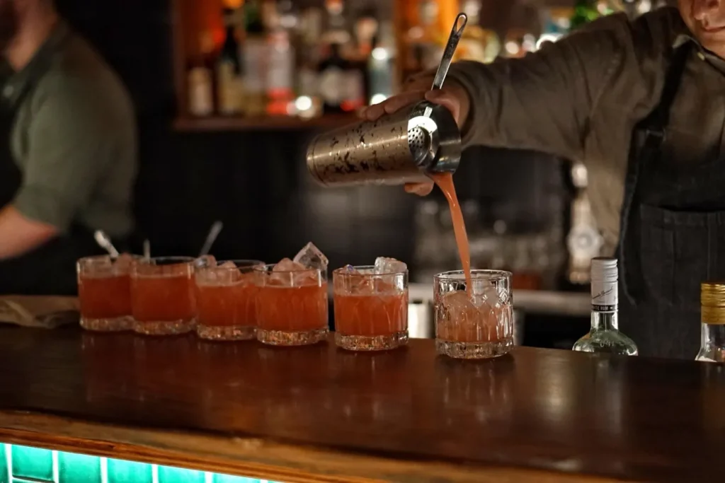 Bar Kokomo, Darwin – pouring